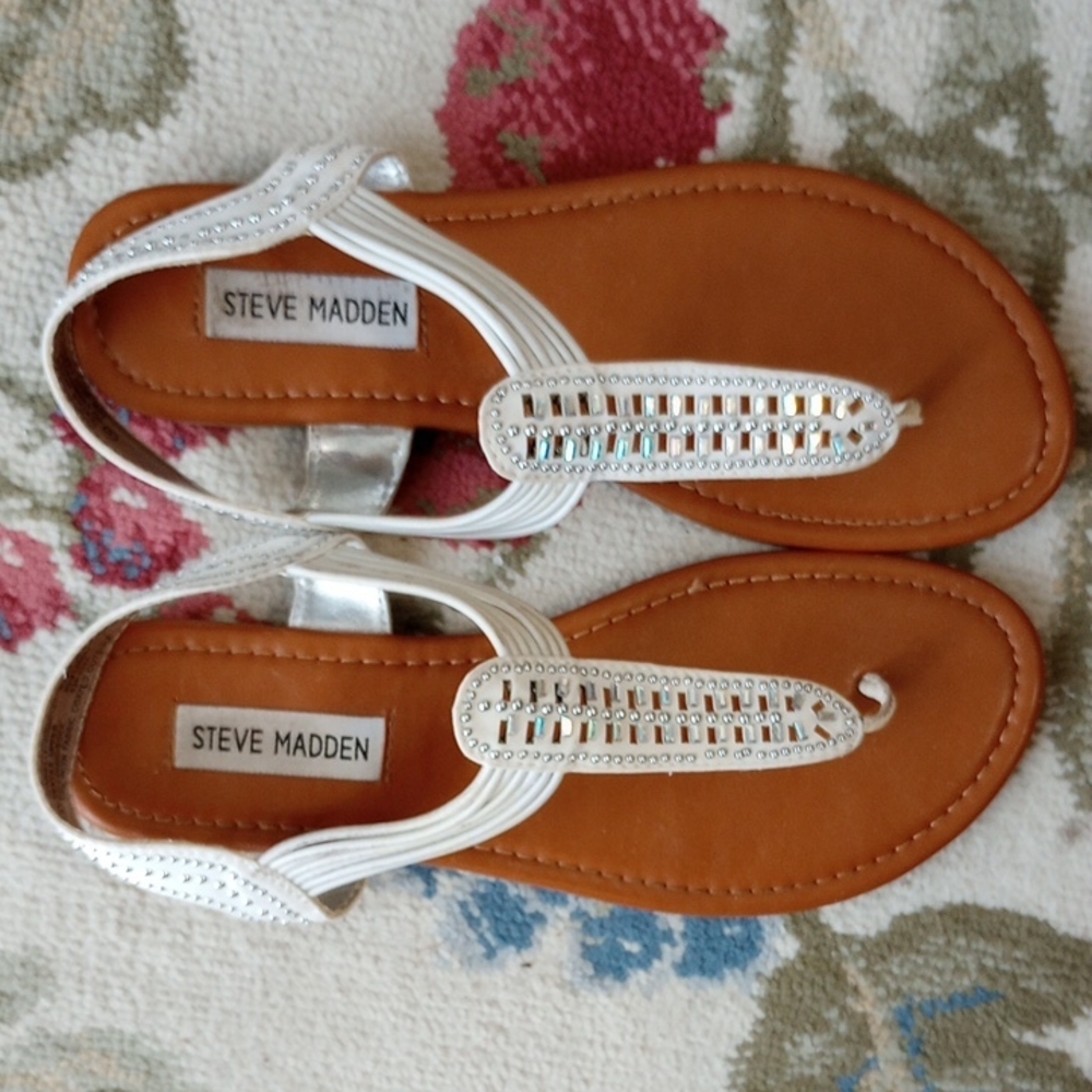 Steve Madden White and Brown Sandals with Cushioned Insole
